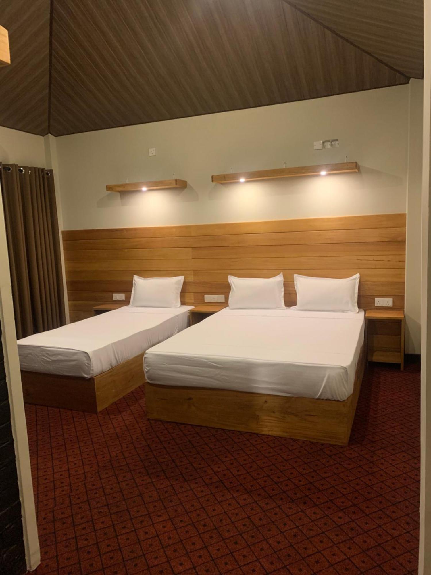 Pub Ceylon Hostel Елла Екстер'єр фото