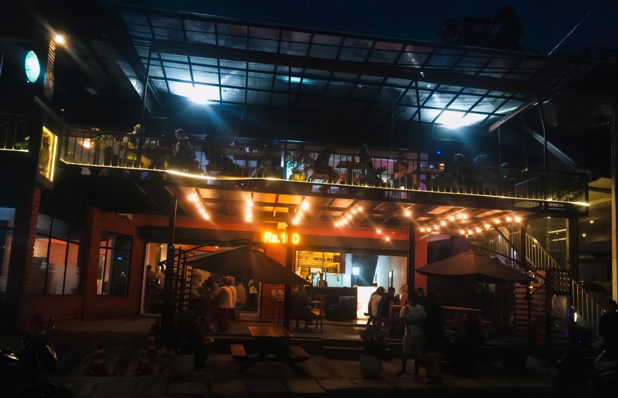Pub Ceylon Hostel Елла Екстер'єр фото