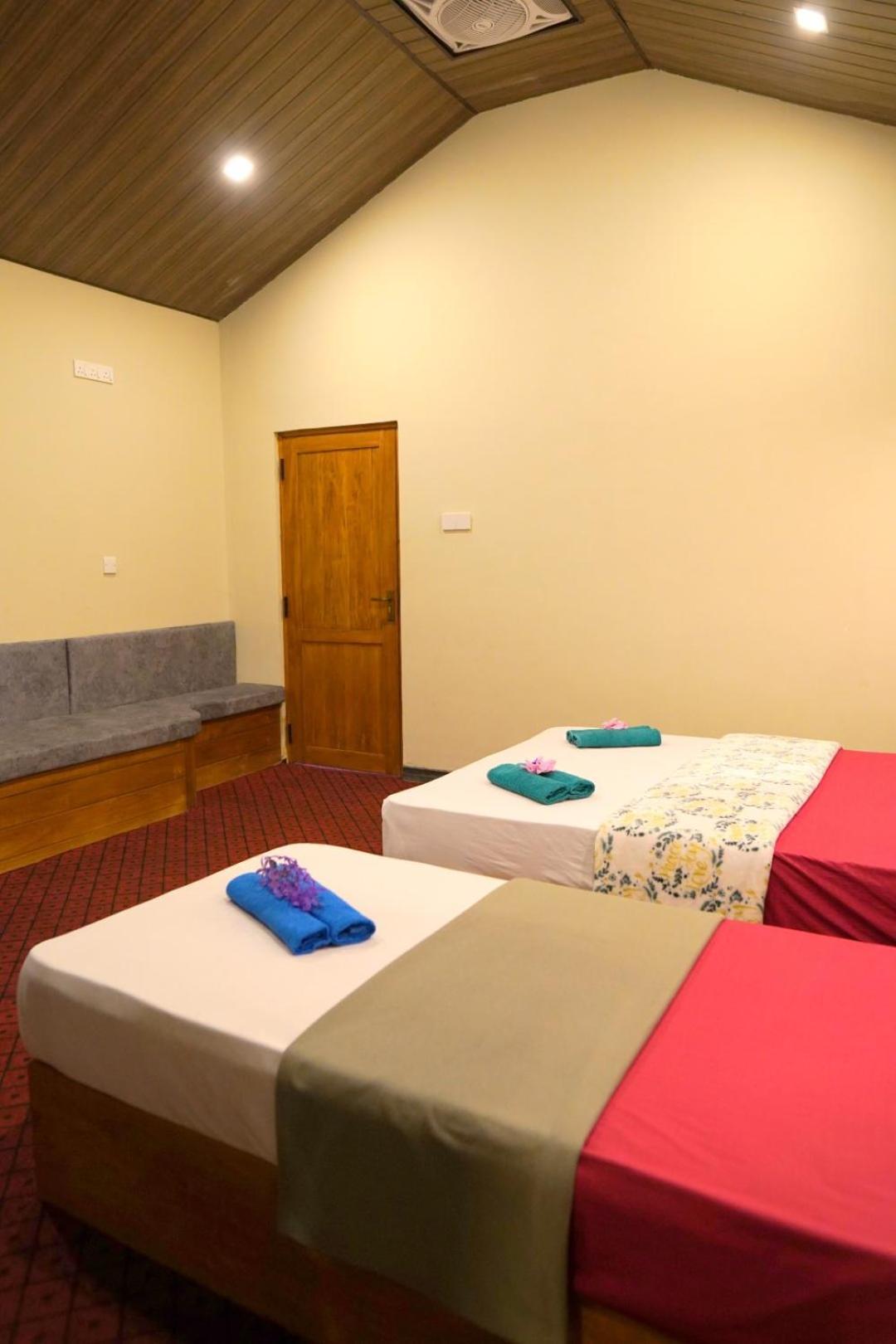 Pub Ceylon Hostel Елла Екстер'єр фото