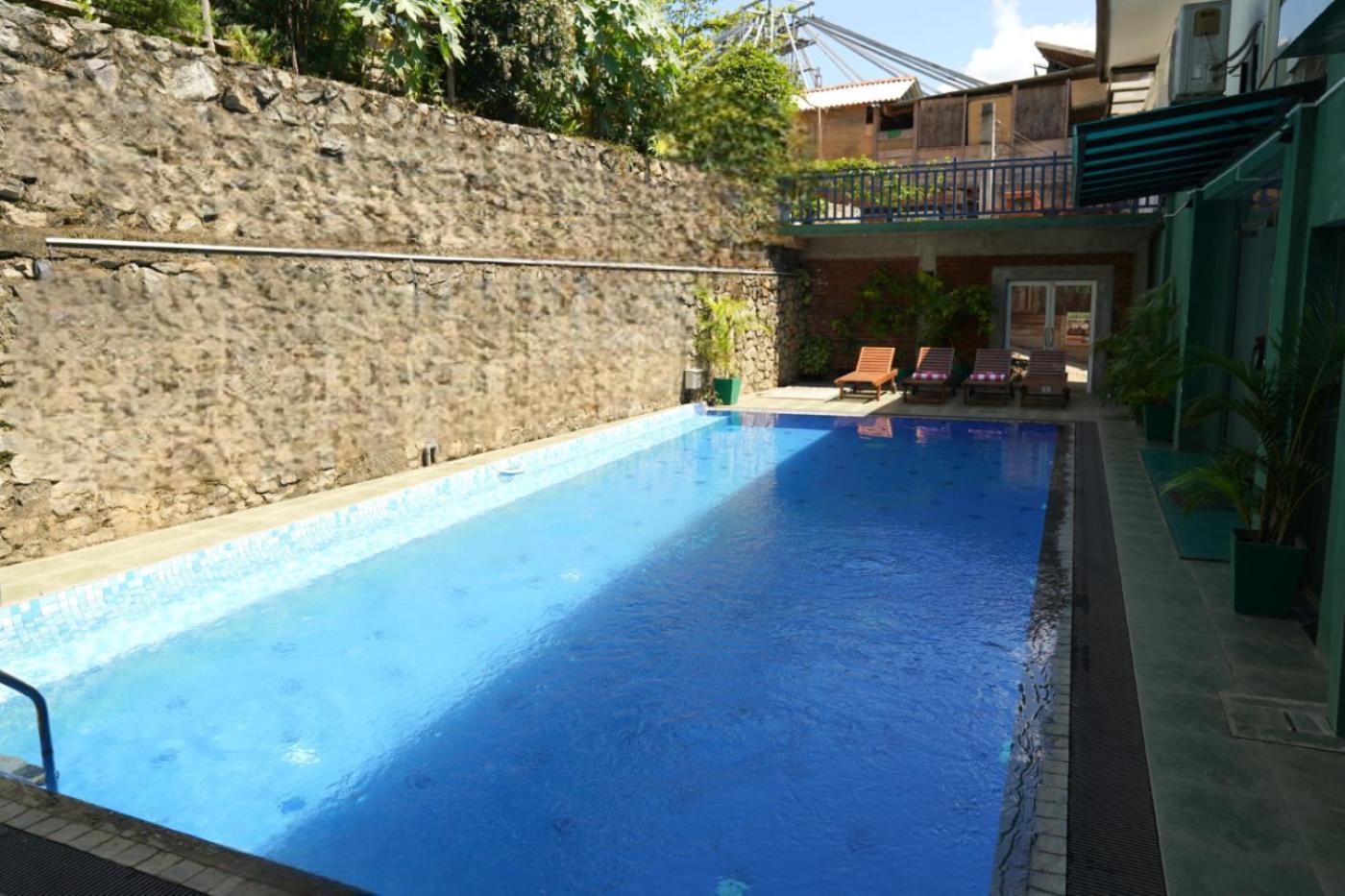 Pub Ceylon Hostel Елла Екстер'єр фото