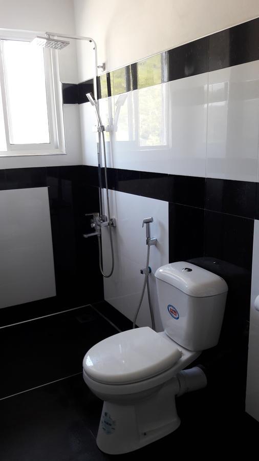 Pub Ceylon Hostel Елла Екстер'єр фото