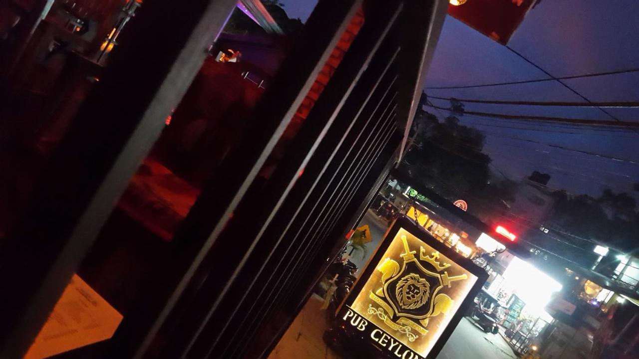 Pub Ceylon Hostel Елла Екстер'єр фото